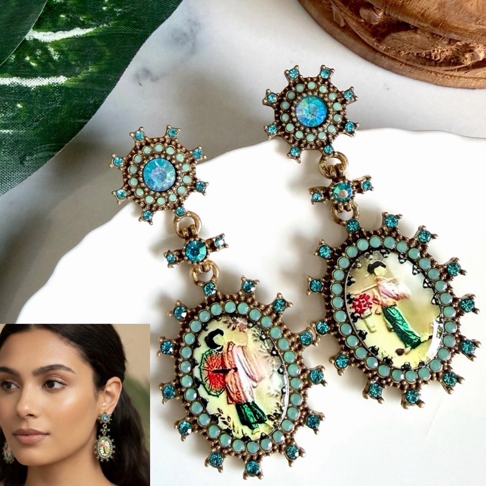 Geisha Portrait Cameo Gold Earrings Rhinestone Asian Baroque Vintage Style NEW